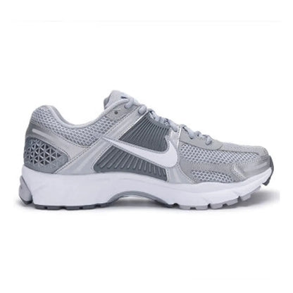 Nike Zoom Vomero 5 Yankees маратонки за бягане, унисекс – лека, отзивчива амортизация за тренировки за мъже и жени FJ4151-003