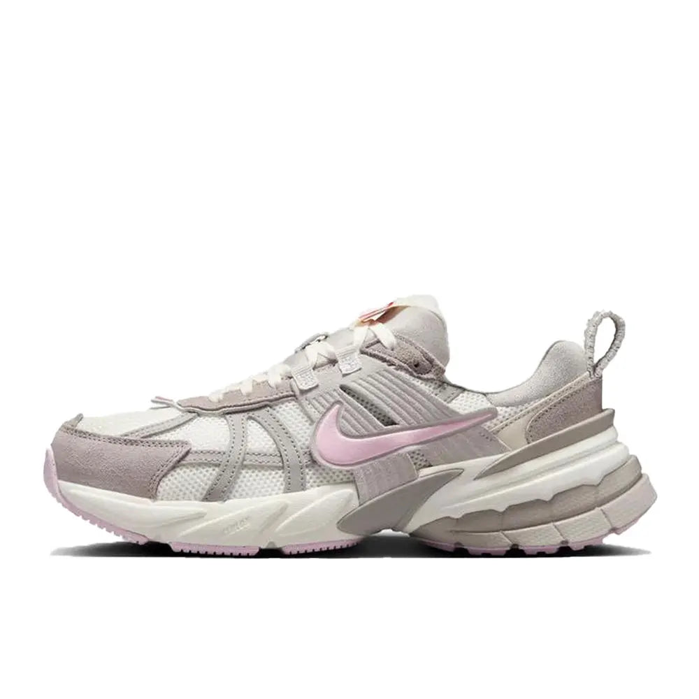 Chaussures de course Nike V2K Run Retro : amorti confortable et construction résistante. Style décontracté unisexe pour tous les jours. HQ1678-200