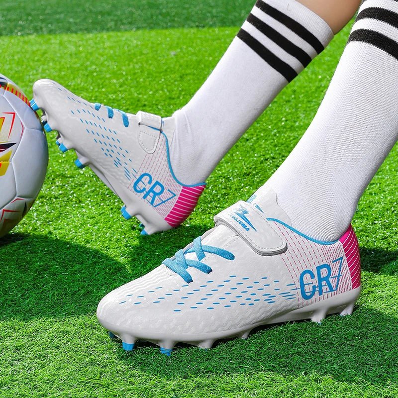 Nouvelles chaussures de football montantes à crampons longs pour adolescents et étudiants, adaptées aux garçons et aux filles, élégantes, durables et tendance
