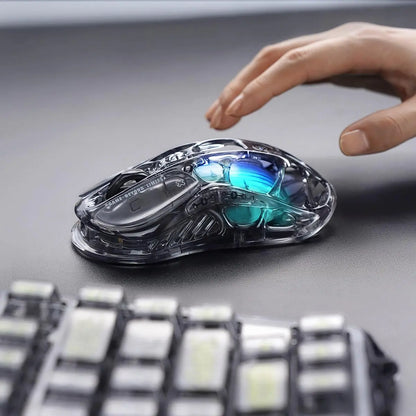 Mouse gaming wireless GravaStar Mercury M2 con 26,000 DPI, sensore PAW3395DM - Design alleggerito traforato da 79g - 5 pulsanti programmabili