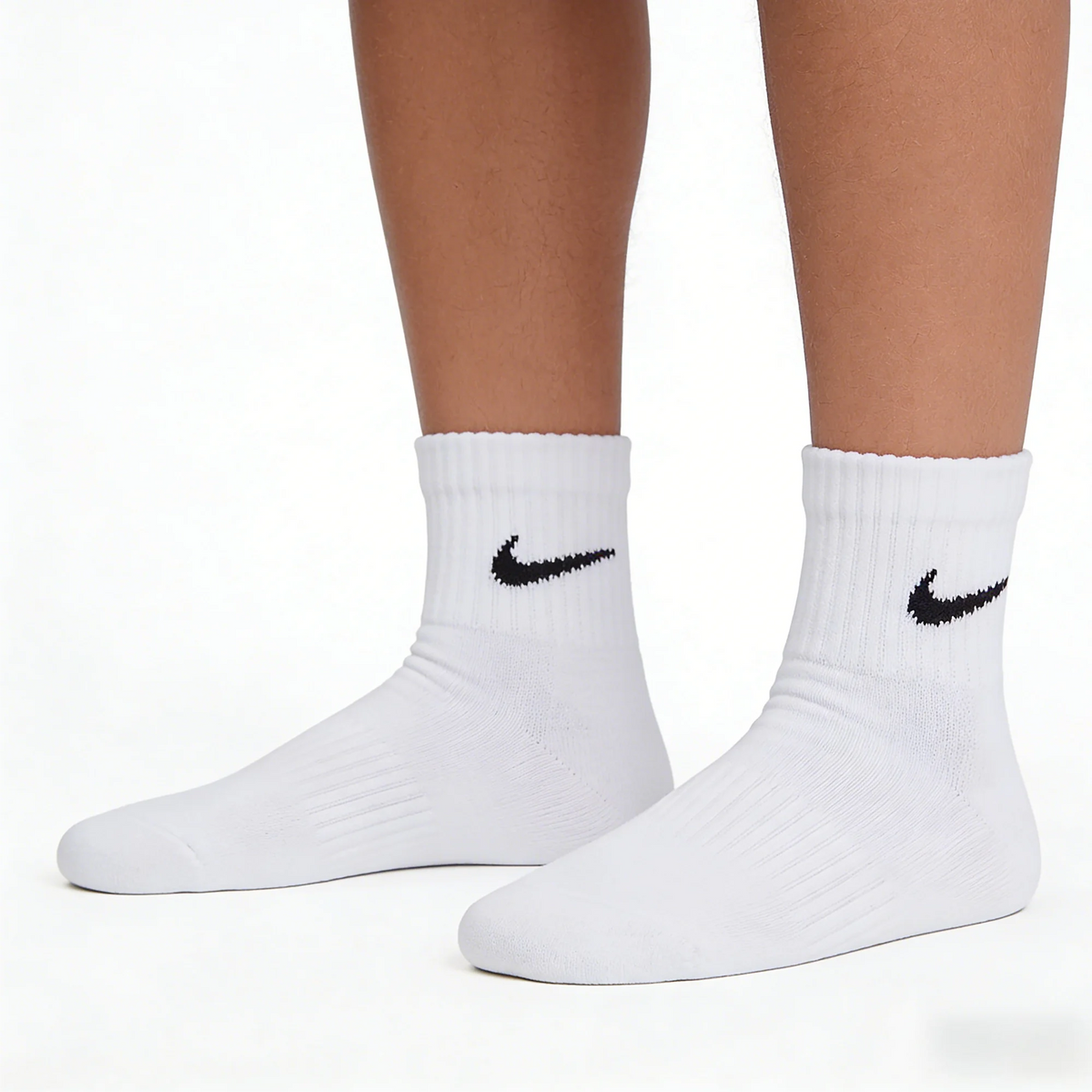 Meias Nike Meias grossas de basquetebol da Nike Meias desportivas compridas com tecnologia Dri-FIT para respirabilidade, embalagem de 3 pares SX7667-100