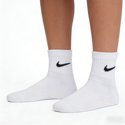 Meias Nike Meias grossas de basquetebol da Nike Meias desportivas compridas com tecnologia Dri-FIT para respirabilidade, embalagem de 3 pares SX7667-100