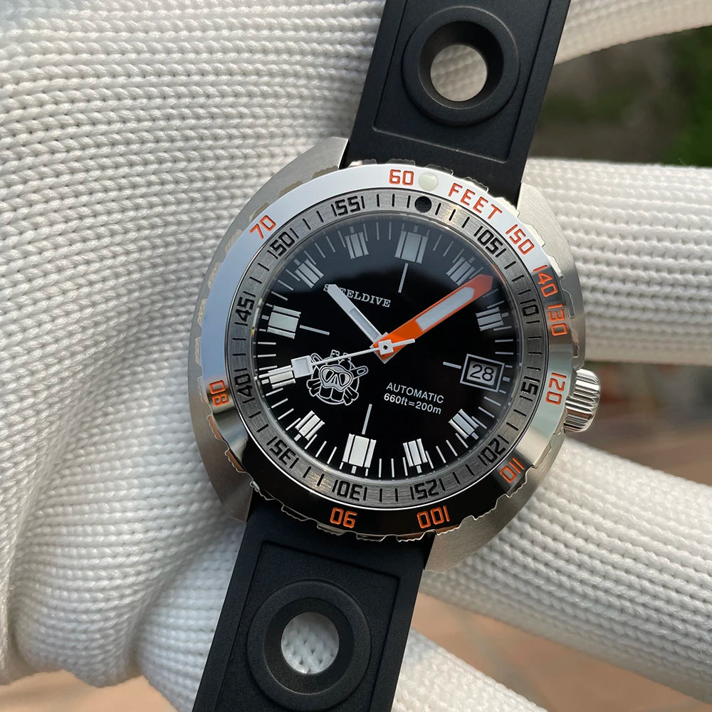 SD1967 Milled Clasp Bracelet Steel Bezel 43mm Steeldive Sapphire Glass 20ATM Water Resistant NH35 Automatic Man Dive Watch