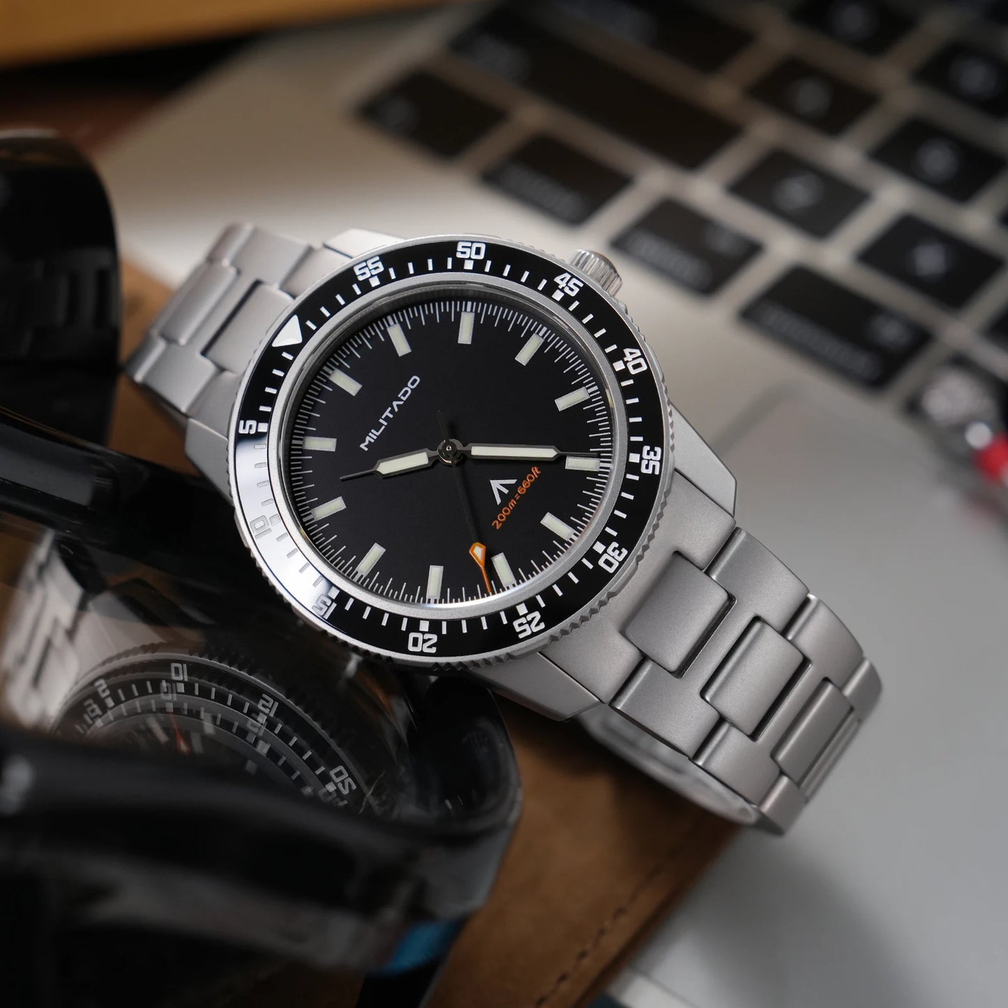 MILITADO  ML25 Quartz Dive Watch VH31 Sweep Second Sapphire Crystal 200M Waterproof BGW9 Lume Ceramic Bezel Men Watch