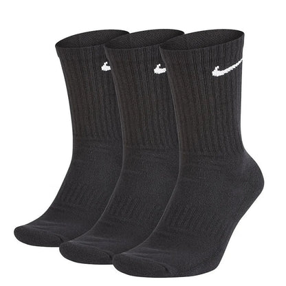 Meias Nike Meias grossas de basquetebol da Nike Meias desportivas compridas com tecnologia Dri-FIT para respirabilidade, embalagem de 3 pares SX7667-100