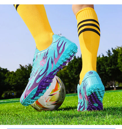 New Man Soccer Shoes Professional Football Boots Sneakers Comfortable Outdoor Match Match Boys Non-Slip Sports Shoes Unisex